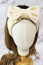 Load image into Gallery viewer, Plush Spa Headband
