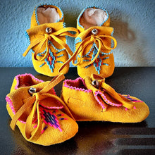 Load image into Gallery viewer, Newborn Moccasin