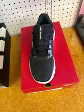Load image into Gallery viewer, Reebok tennis shoes